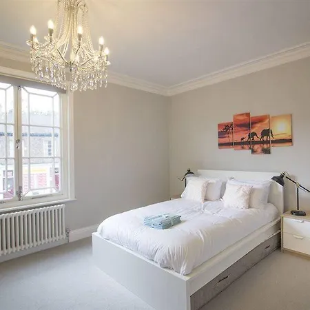 Fantastic 4 5 Bed Family Mins From Centre * York
