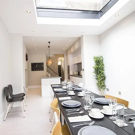 Fantastic 4 5 Bed Family Mins From Centre